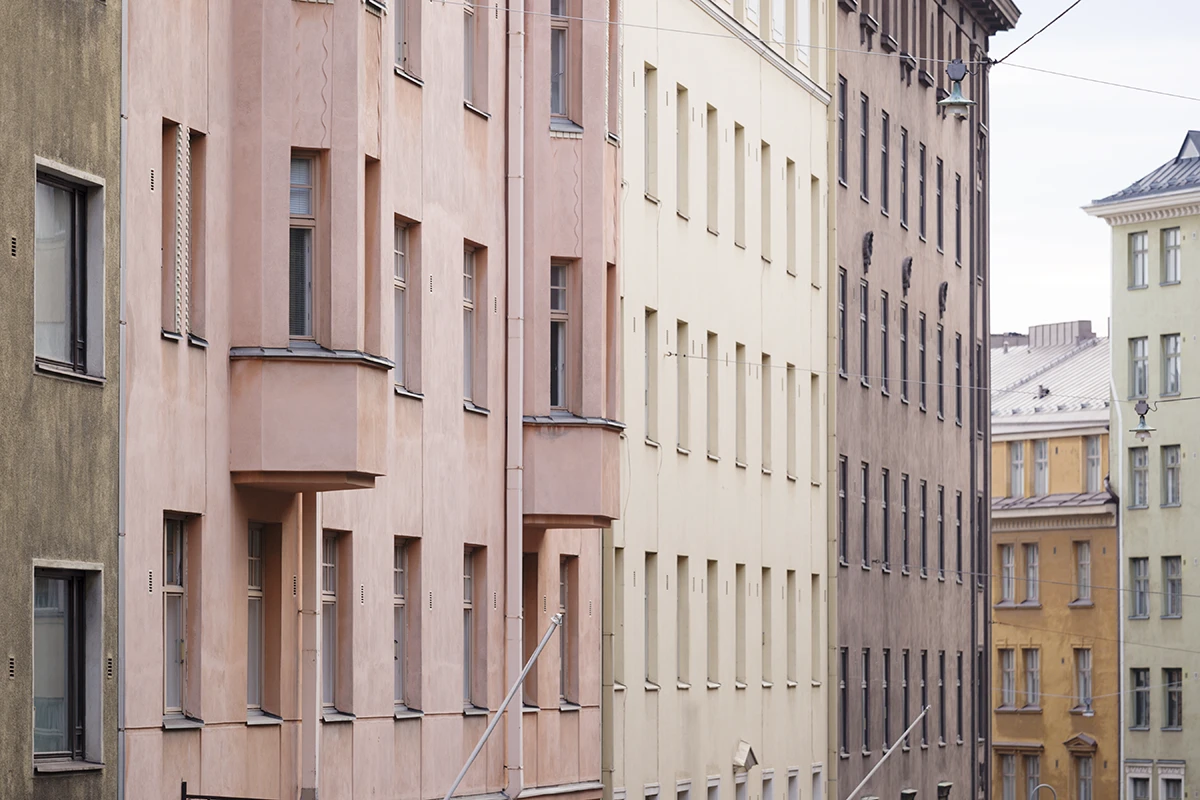 Studio Aina, Helsinki – palvelut. Kerrostalojen seiniä väriharmoniassa